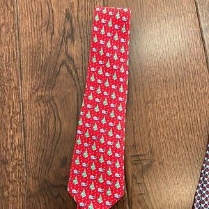 Vineyard Vines kids Christmas tie - never worn
